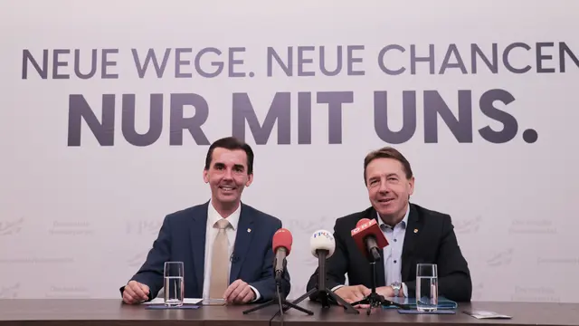 Landesparteiobmann Erwin Angerer (r.) und FPÖ-Generalsekretär und Klubobmann-Stv. Josef Ofner stellten heute das neue Zukunftsprogramm vor und sparten dabei nicht mit Kritik. | Foto: FPÖ Kärnten