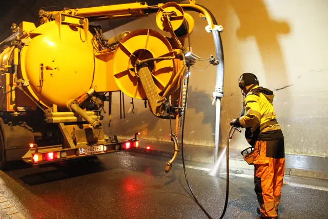 Der Schönbergtunnel wird gereinigt und die Sicherheitsanlagen gewartet. Der Tunnel ist daher von 7. bis 9. April gesperrt. Es gibt eine Umleitung über das Schwarzacher Ortsgebiet. | Foto: Land Salzburg/Melanie Hutter
