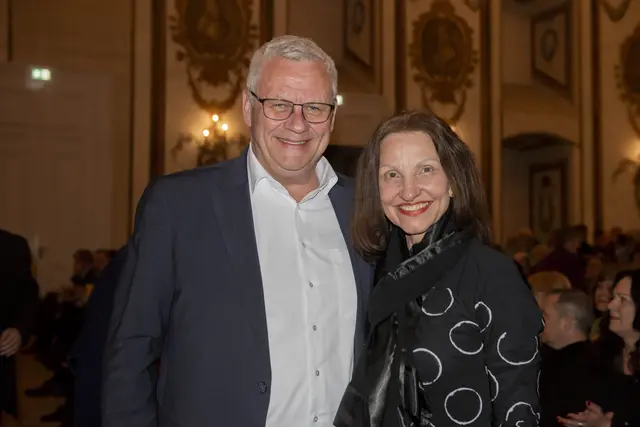 Auch Bürgermeister Thomas Steiner und Gattin Andrea Steiner wollten sich das Konzert nicht entgehen lassen.  | Foto: Sophia Braun
