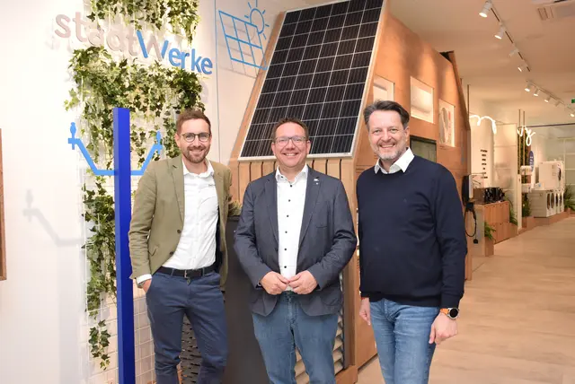 Stadtwerke-Geschäftsführer Jürgen Hürner, Bürgermeister Christian Haberhauer, Vizebürgermeister Gerhard Riegler | Foto: Stadt Amstetten