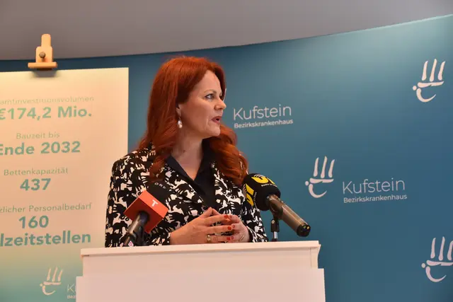 LR Cornelia Hagele verwies darauf, dass man mit der Erweiterung auch auf die aktuellen Entwicklungen reagiere, wie etwa steigenden tagesambulanten Eingriffen.  | Foto: Barbara Fluckinger