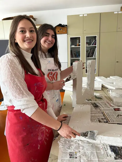 MANAGEN – MALEN – MITFEIERN: VERNISSAGE ZUM 50er