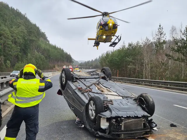 Zwei Notarzthubschrauber stiegen nach Crash auf