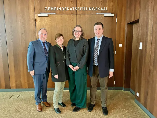 Die frisch in ihre neuen Funktionen gewählten Stadt- und Gemeinderäte und Gemeinderätinnen: Willibald Mautner, Birgit Sandler, Susanne Sinz, Johannes Gsaxner (v. l.)
  | Foto: leopress