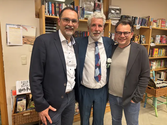 Dirk Stermann feierte kuriose „Hochzeit“ im ausverkauften Saal