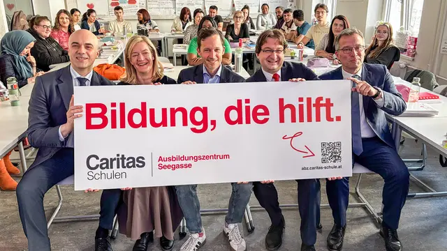 waff-Chef Marko Miloradovic, Daniela Roh, Leiterin Schulen und Ausbildung der Caritas, Caritasdirektor Klaus Schwertner, Arno Langmeier, stv. Bildungsdirektor in Wien und AMS-Chef Johannes Kopf bei der Eröffnung. (v.l.) | Foto: Andreas Pölzl/MeinBezirk