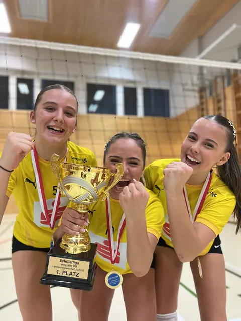 Geschafft: Die Ennser Schülerinnen holten sich den Landesmeistertitel in der Volleyball-Schülerliga. | Foto: MS Lauriacum