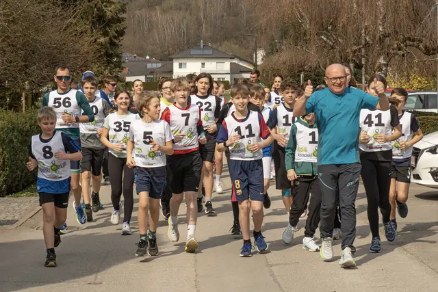612 Euro für die Schulbibliothek erlaufen
