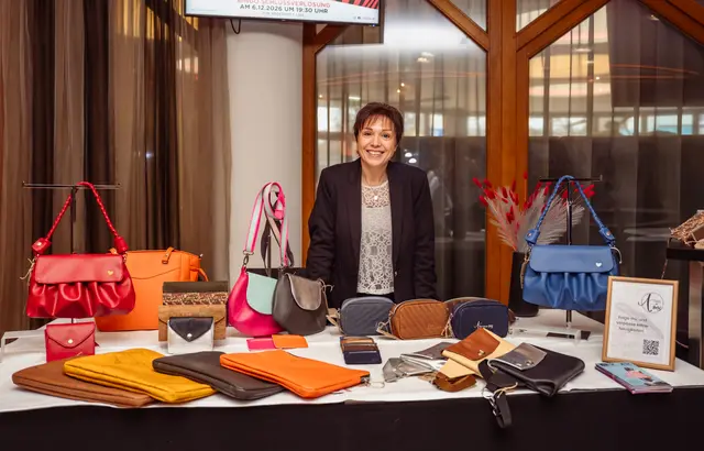 Die Taschen von Erika Tonso sind äußerst vielseitig und werden u.a. aus Orangenschalen hergestellt.  | Foto: marygoodphoto/Maria Wawrzyniak