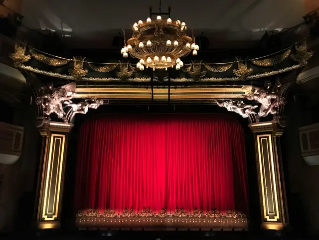 Theaterspaß in St. Valentin. | Foto: Gwen King/Unsplash