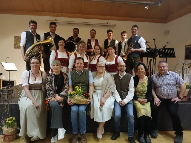 SingBlech und LoabaunMusi begeisterten beim Auftakt