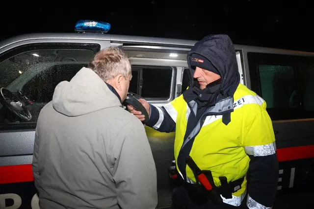 Am Donnerstag führte die Verkehrspolizei in Graz eine Schwerpunktkontrolle zum Feierabend durch. (Symbolfoto) | Foto: Helmut Klein