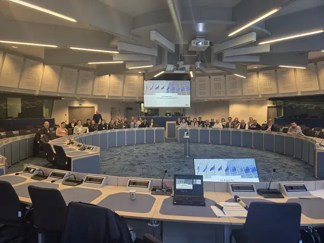 Im Rahmen des Leader-Kooperationsprojekts „Europa erleben – die Region stärken“ der Regionalmanagement Südweststeiermark GmbH erhielten sie direkte Einblicke in Entscheidungsprozesse.  | Foto: RMSW/Schwab