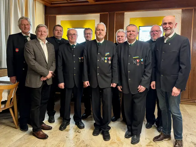 Robert Reuberger, Vzbgm. Günther Prinz, Johann Wurz, Josef Pfeiffer, Josef Rammel, Otto Pollak, Leopold Müllner, Erich Göschl, Rudolf Bauer, Bgm. Josef Schaden | Foto: Marktgemeinde Schweiggers