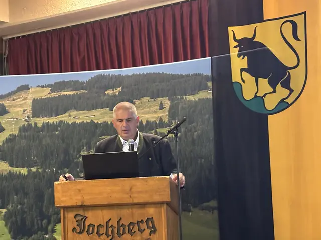 Bgm. Günter Resch berichtete aus der Gemeinde. | Foto: Klaus Kogler