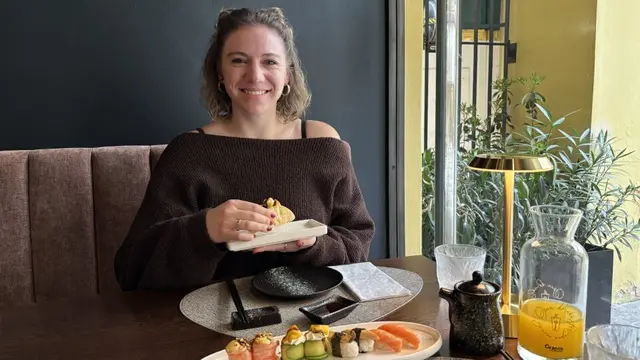 Testete sich durch die Karte von Sushi Vero: Nina Hörack von MeinBezirk | Foto: MeinBezirk/Kerec
