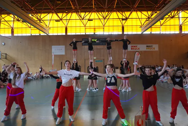 Luftig Höhen eroberten die Mädels der "Allstars". | Foto: AMG