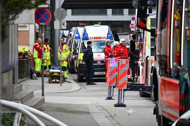 Feuerwehr rettet Bewohner aus brennender Wohnung in Linz