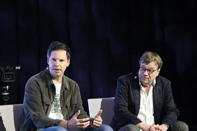 Markus Stampfer (Drone Champions League) und Kommentator-Legende Béla Réthy. | Foto: Thomas Seelos