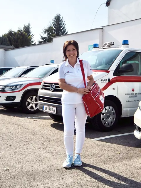 Natascha Schal vom Roten Kreuz Grieskirchen ist unterwegs, wenn Menschen im Bezirk Hilfe im Alltag brauchen. | Foto: OÖRK Eferding