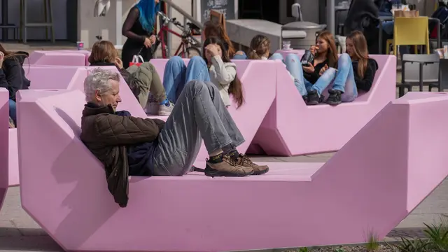 Die Enzis laden zum Verweilen ein.  | Foto: Andreas Pölzl/MeinBezirk