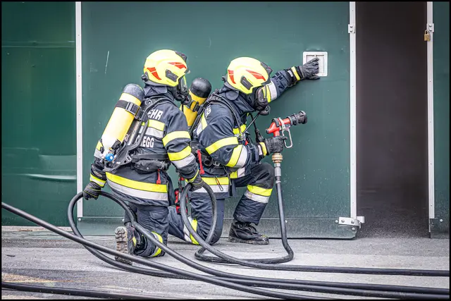 Vorbildliches verhalten wurde geübt .