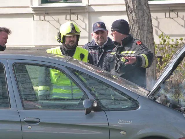 Das Team war bereit das für die Übung "rauchende" Auto zu löschen.  | Foto: Vanessa Wittmann