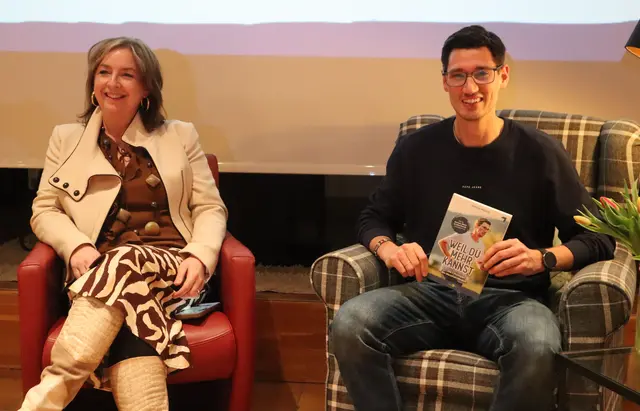 Laufcoach und Autor Patrick Pöschl mit Verlegerin Nina Kuttner (Senssix-Publishing) | Foto: Tatschl