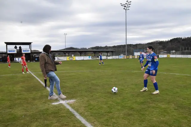 Ehrenankick von Hans Unger und Vanessa Beiglböck | Foto: MeinBezirk/Michael Strini