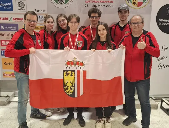 Schützenverein Pabneukirchen bei den Staatsmeisterschaften in Wolfsberg, Kärnten. Roland Raab, Jana Heilmann, Alexandra Raab, Julian Mayrhofer, Daniel Mayrhofer, Jana Raab, Fabian Steinkellner, Peter Mayrhofer | Foto: Schützenverein Pabneukirchen