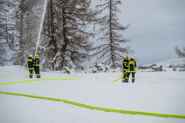 Foto: TEAM FOTOKERSCHI/ FEUERWEHR HINTERSTODER