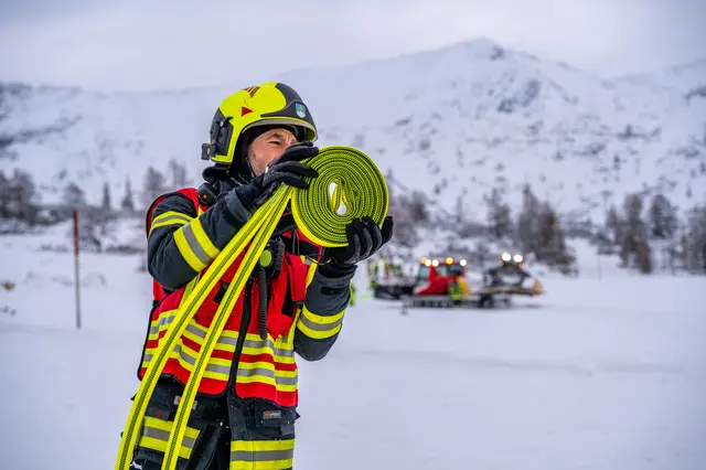 Foto: TEAM FOTOKERSCHI/ FEUERWEHR HINTERSTODER