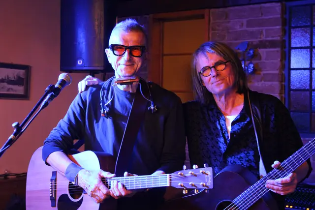 Das Duo Kiss &amp; Hasso (v.l.n.r Ernst Haszonits und Christian Kiss) sorgt am Abend in der Pizzeria Dawerna für musikalische Begleitung. 