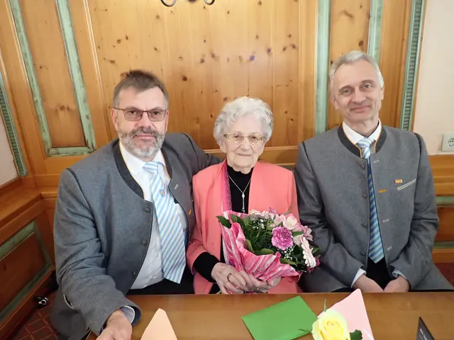 Maria Höller aus Großkrut feiert den 90. Geburstag