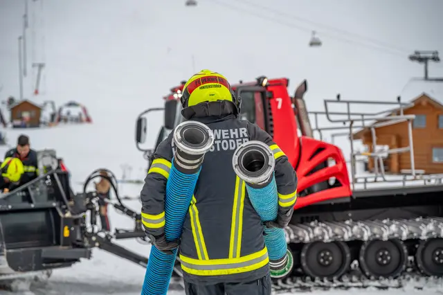 Foto: TEAM FOTOKERSCHI/ FEUERWEHR HINTERSTODER