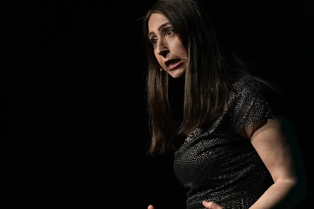 Scharfer Humor zu Älterwerden, Muttersein und Schönheitswahn