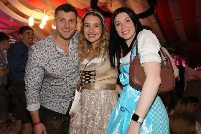 Ausgelassene Stimmung beim Welser Volksfest