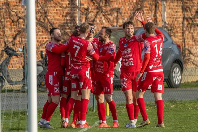 Der SC Pinkafeld bejubelte einen 1:2-Sieg in Kukmirn, mit dem sich die Posch-Elf auf Platz 2 nach vor katapultierte. | Foto: SC Pinkafeld/Lukas Köberl