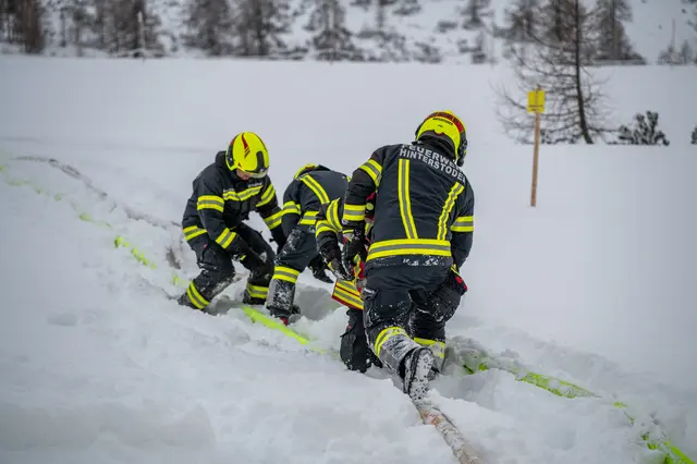 Foto: TEAM FOTOKERSCHI/ FEUERWEHR HINTERSTODER