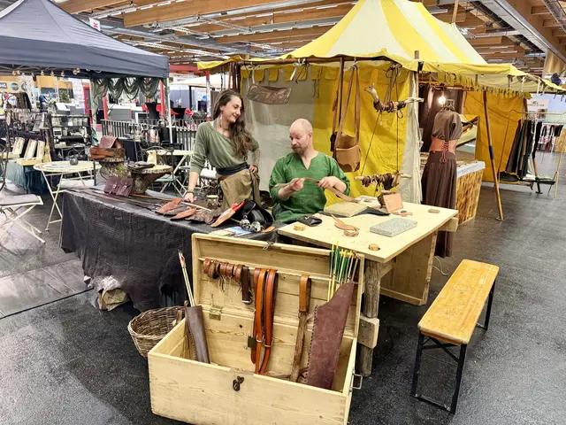 Mittelalterlicher Markt - „Blühendes Österreich 2026“ - Wels - Esmeralda und der Lederer