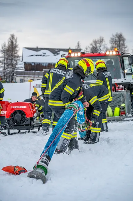 Foto: TEAM FOTOKERSCHI/ FEUERWEHR HINTERSTODER