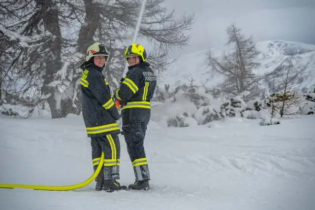 Foto: TEAM FOTOKERSCHI/ FEUERWEHR HINTERSTODER