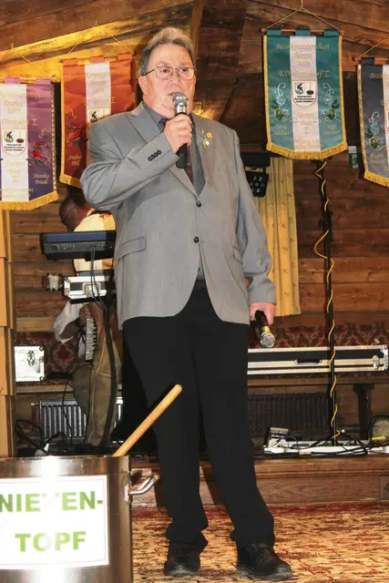 Die Ansprachen Begrüßung Bezirksobmann | Foto: Sabine Trabi; Friedl Schwaighofer; Anneliese Hechenberger