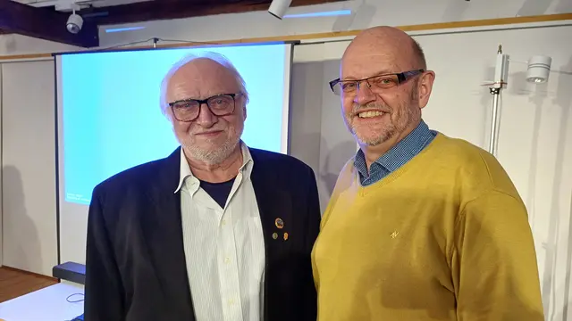 Volles Haus bei der Zeitreise mit Peter Glatzl