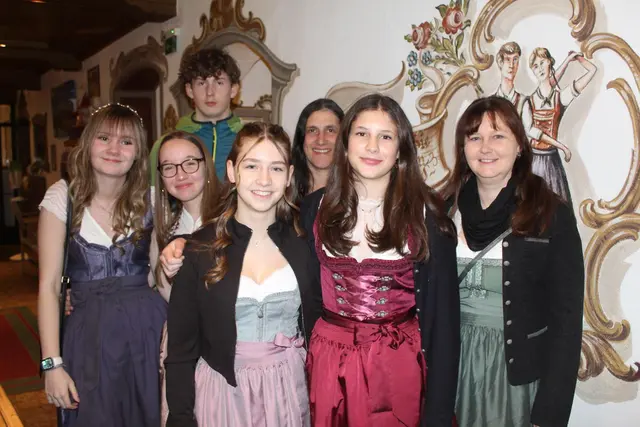 Impressionen Begrüßung am Eingang. | Foto: Sabine Trabi; Friedl Schwaighofer; Anneliese Hechenberger