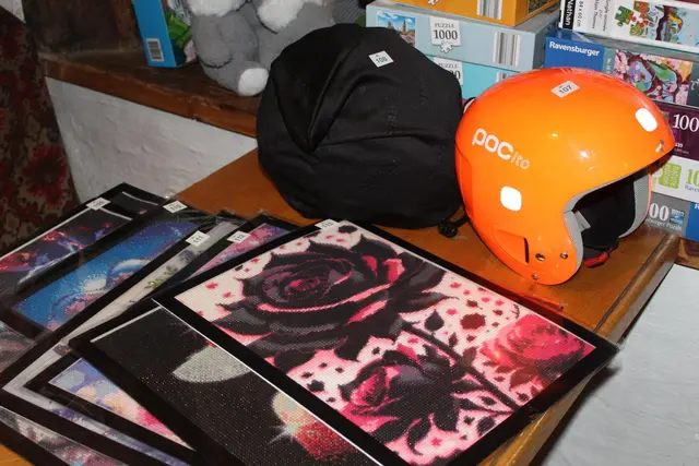 Die Ehrenpreise für die Sieger und Platzierten sind genauso bereit wie 400 Sachpreise. Vielen Dank an alle Fahnenpreis Spender und Unterstützer, an die Tombola Preise Sammler und Spender und natürlich an alle Beteiligten am Saisonabschlussball 2026. | Foto: Sabine Trabi; Friedl Schwaighofer; Anneliese Hechenberger