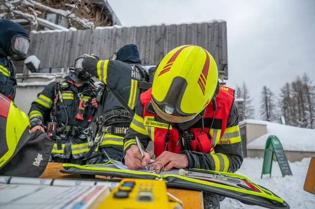 Foto: TEAM FOTOKERSCHI/ FEUERWEHR HINTERSTODER