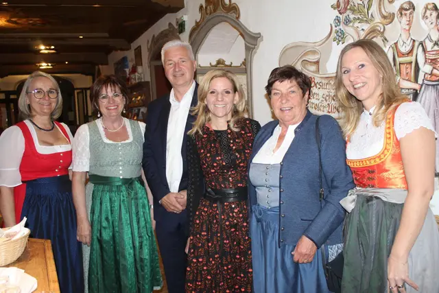 Impressionen Begrüßung am Eingang. | Foto: Sabine Trabi; Friedl Schwaighofer; Anneliese Hechenberger