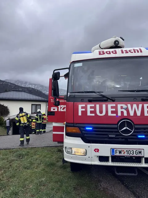 Akkuladegerät in Brand – schneller Einsatz verhindert Schlimmeres