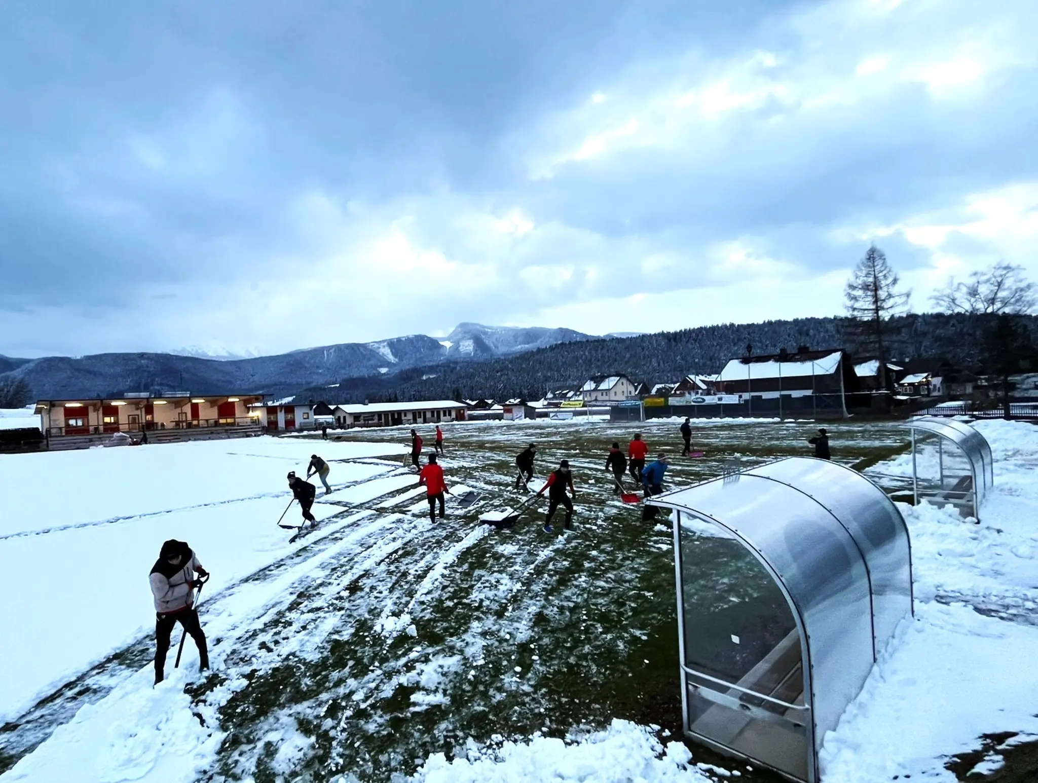 Bad Mitterndorf siegt in einer Derby-Winterschlacht - Liezen